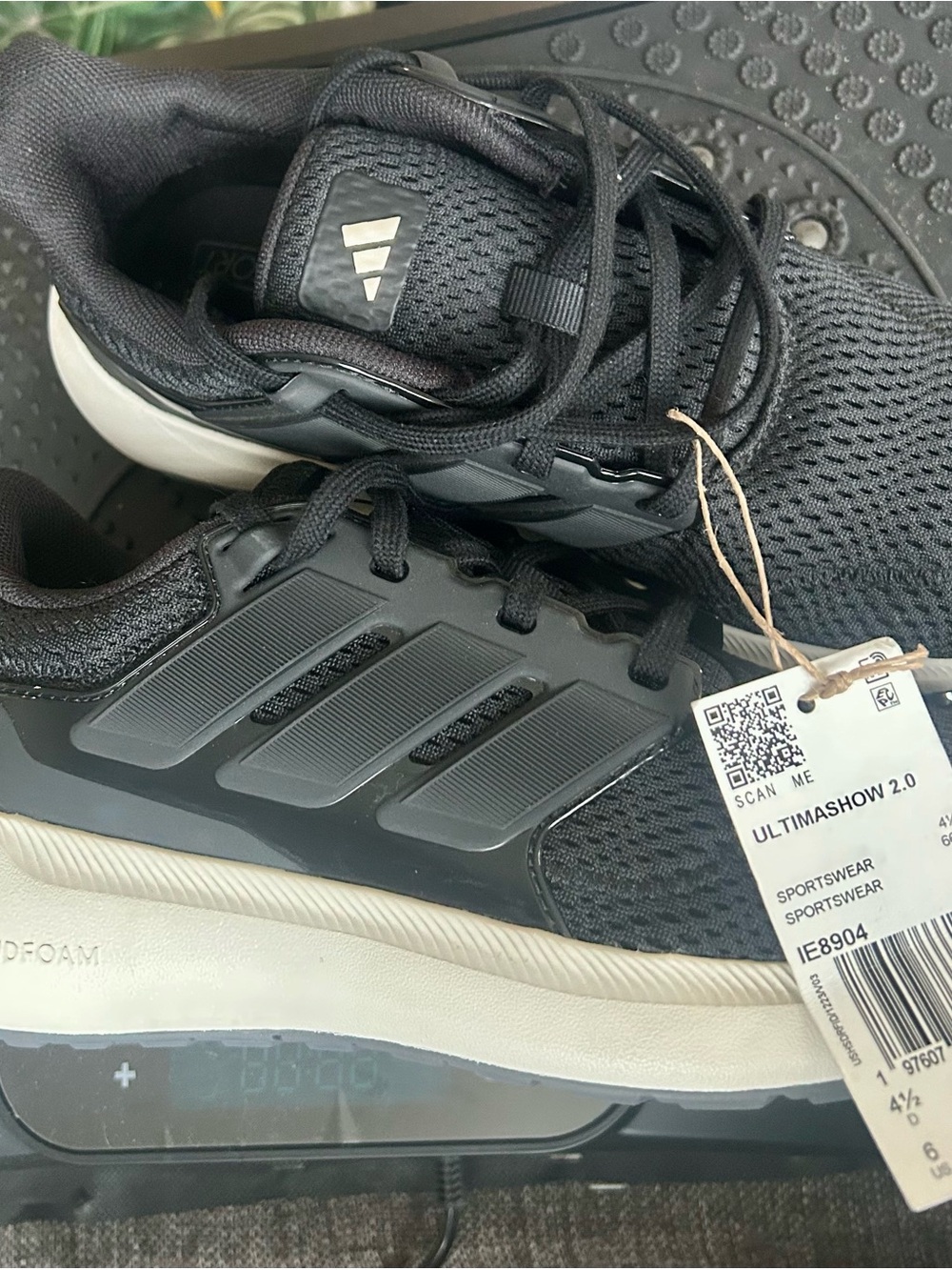 NWT adidas Ultimashow 2.0 Cloudfoam Black Sneakers Women’s Size 6